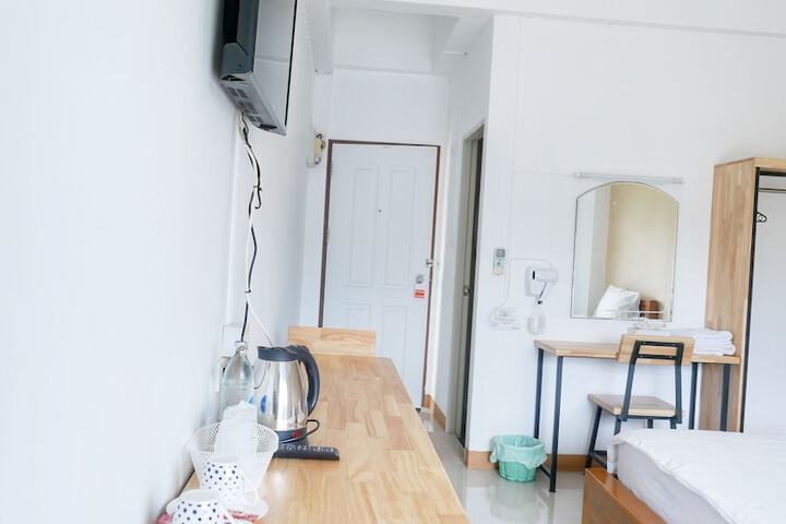 Room 11 of 30