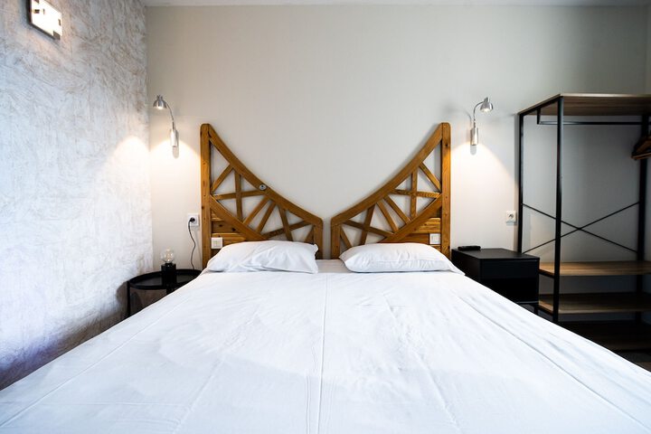 Room 25 of 48
