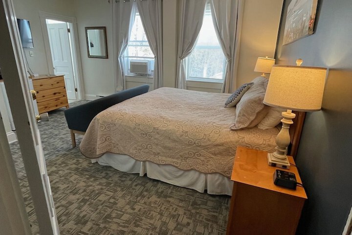 Room 51 of 99
