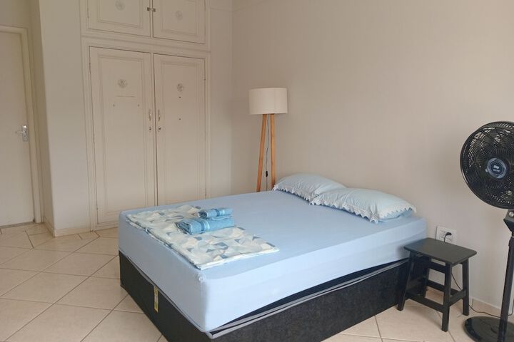 Room 6 of 28