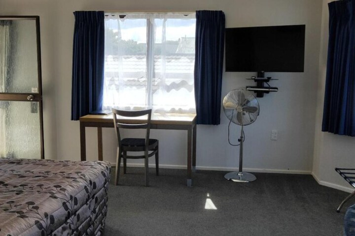 Room 18 of 34