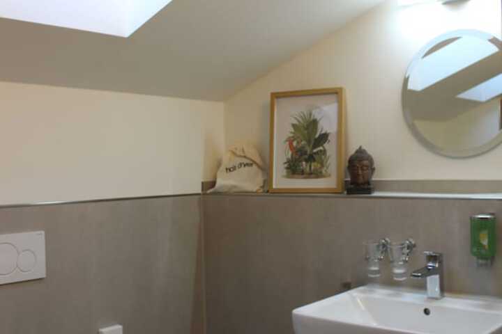 Room 17 of 29