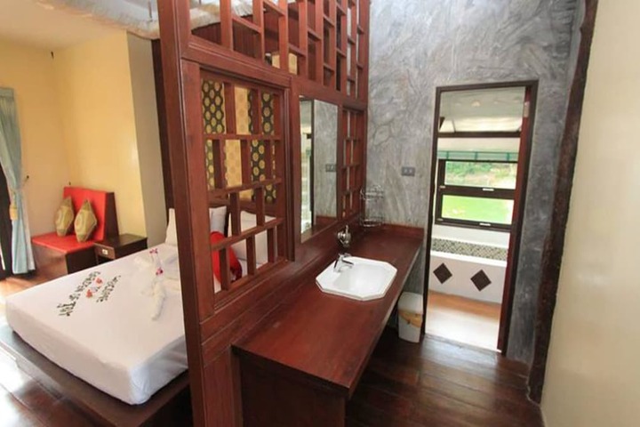 Room 4 of 78