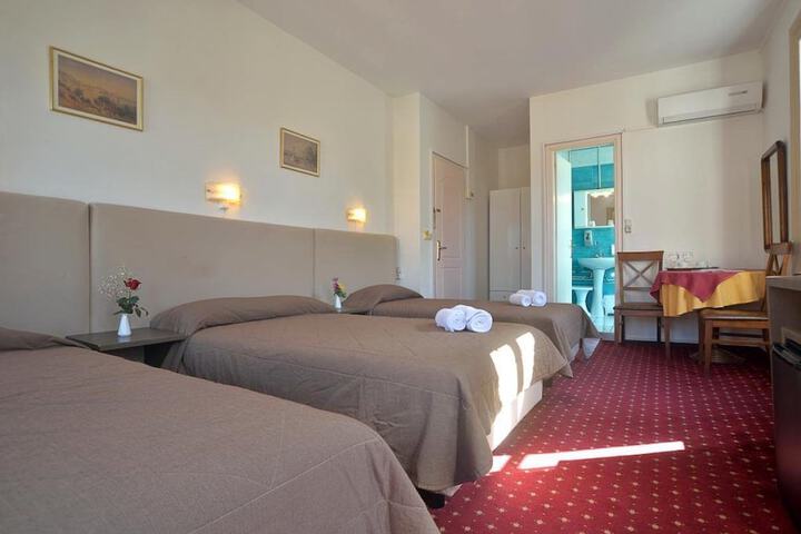 Room 10 of 50