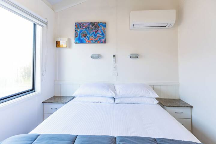 Room 8 of 70