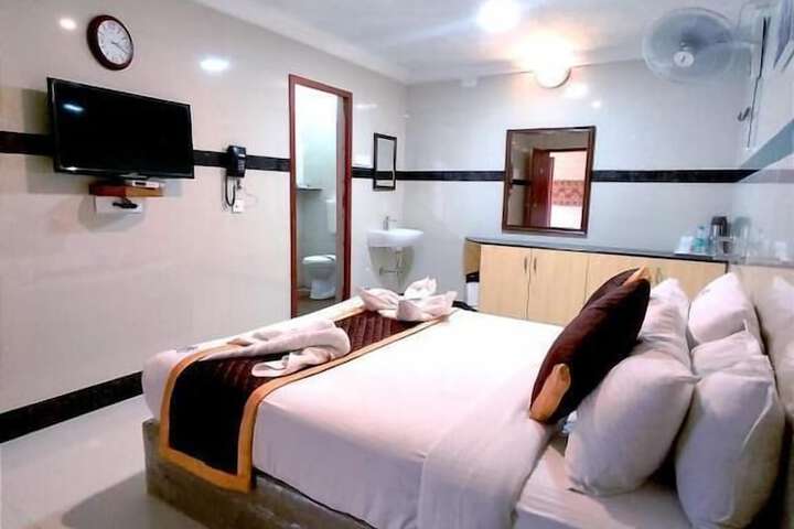 Room 15 of 50
