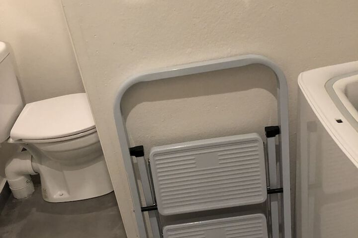 Room 30 of 46