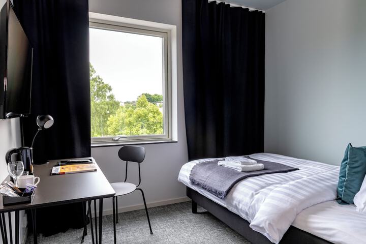 Room 9 of 109