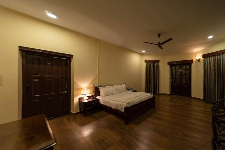 Room 8 of 29