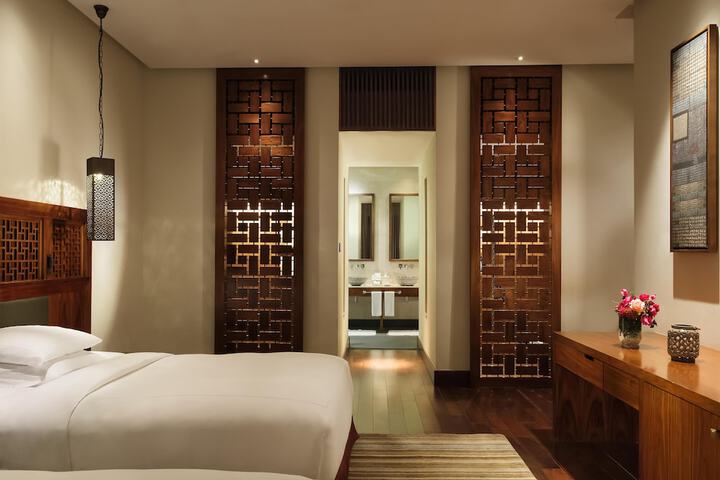 Room 34 of 158