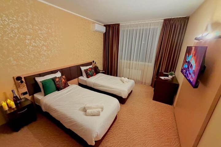 Room 4 of 24