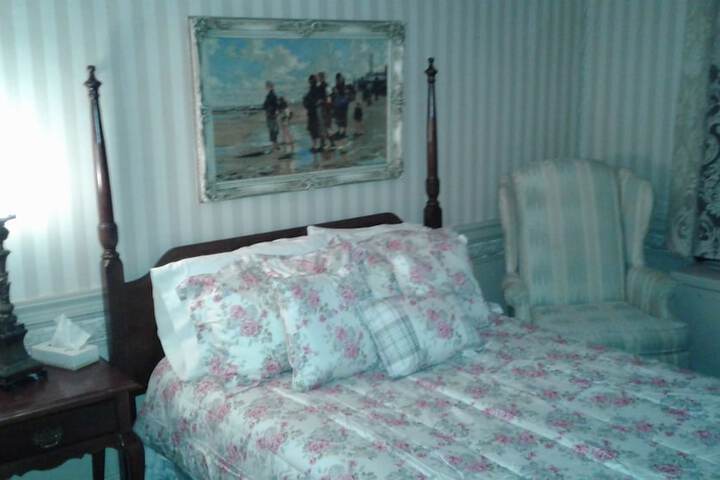 Room 4 of 42