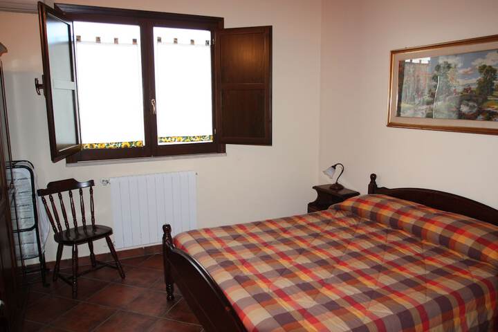 Room 2 of 65