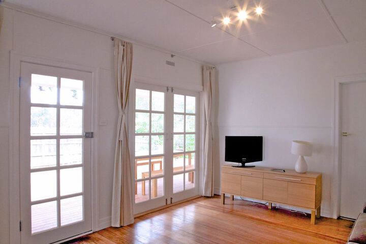 Room 4 of 8