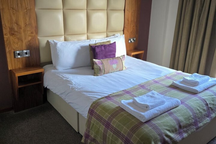 Room 17 of 27