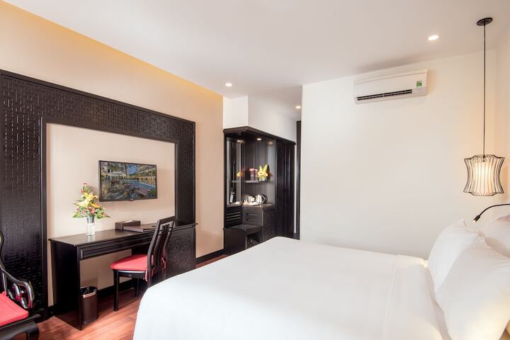 Room 10 of 115