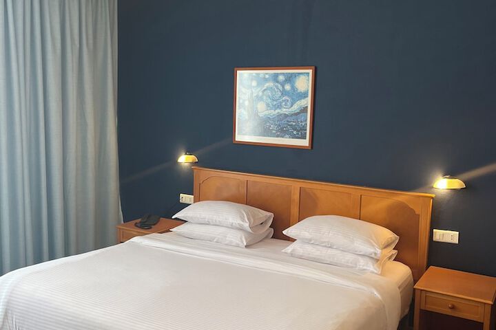 Room 33 of 88