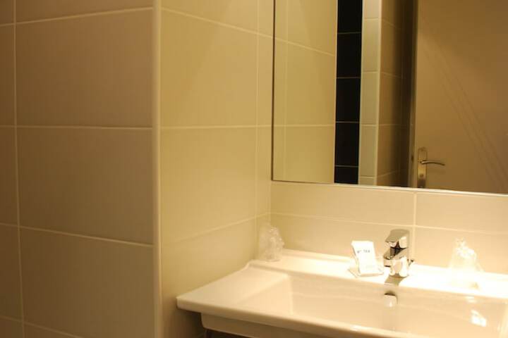 Room 20 of 27