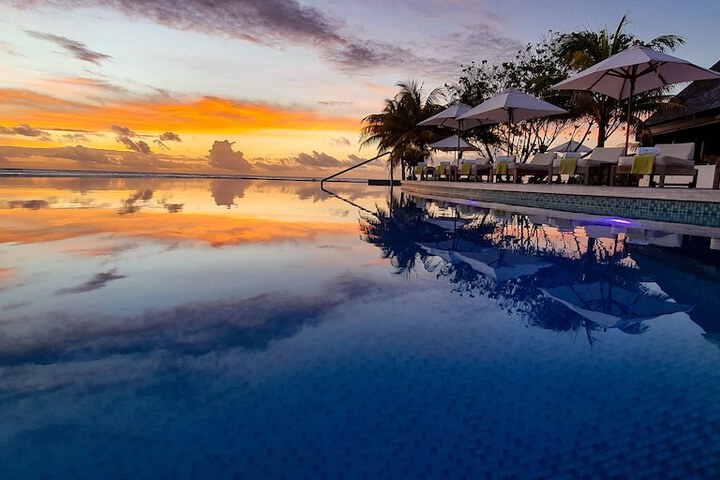Pool Hotel