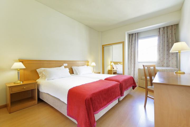 Room 4 of 36