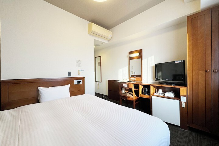 Room 11 of 29