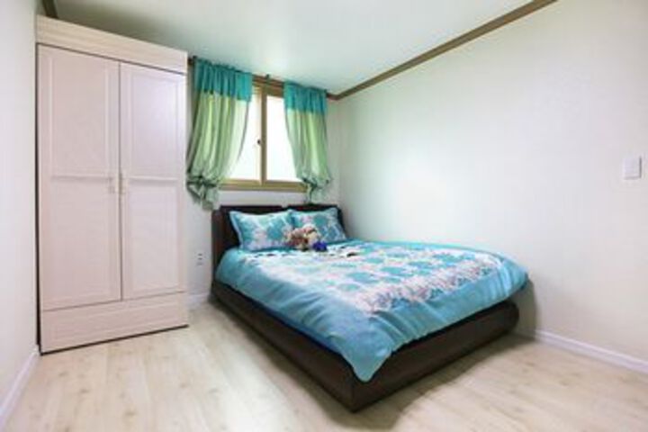 Room 18 of 53
