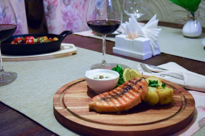 Dining 38 of 46