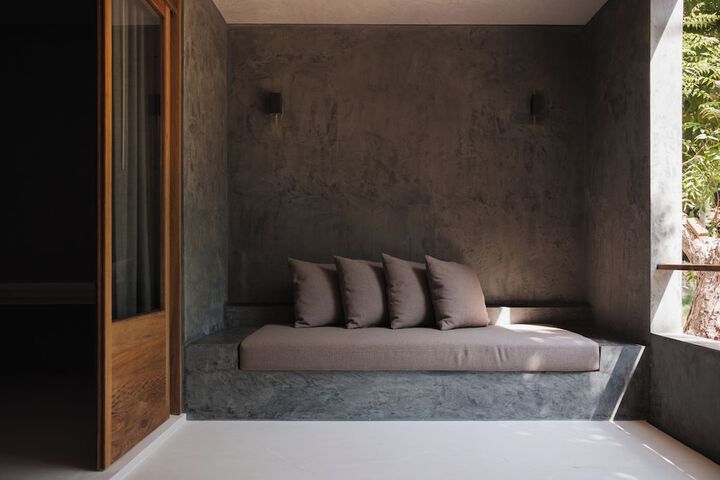 Room 16 of 47