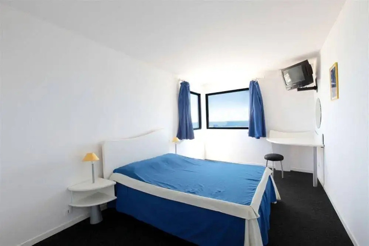 Room 3 of 14