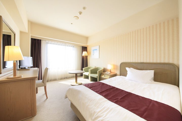 Room 10 of 36