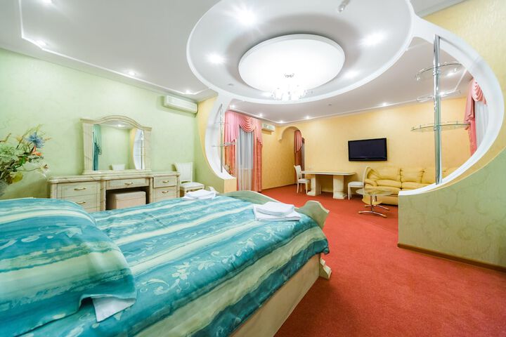 Room 13 of 52