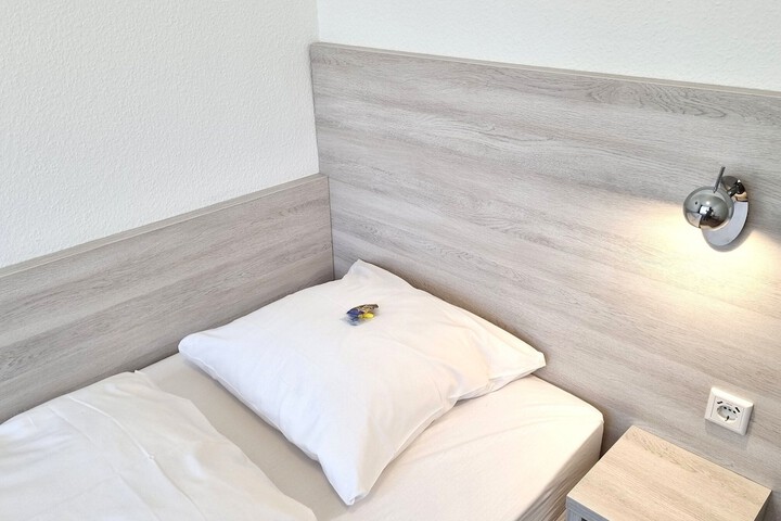Room 25 of 65