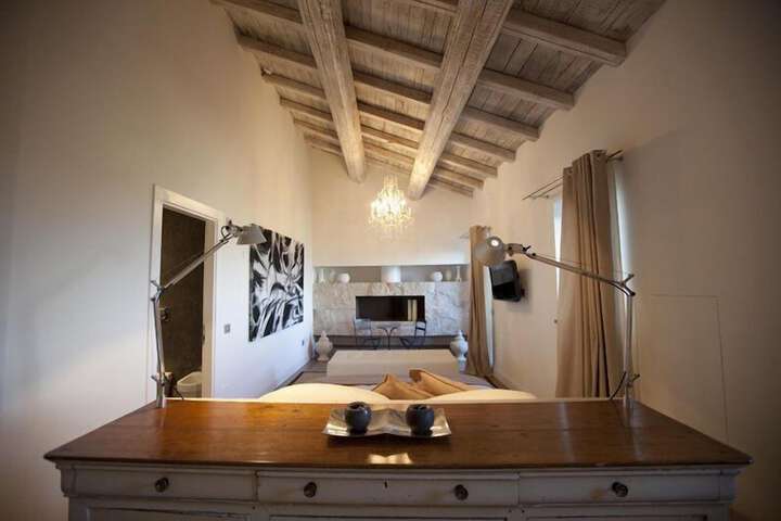 Room 47 of 170