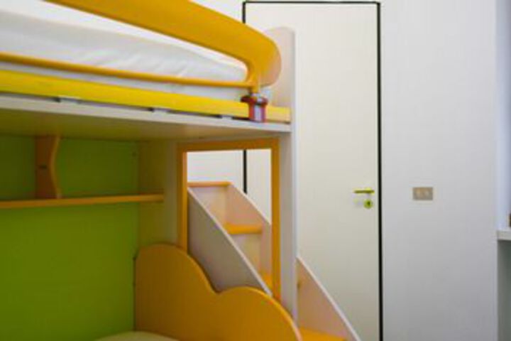 Room 11 of 53