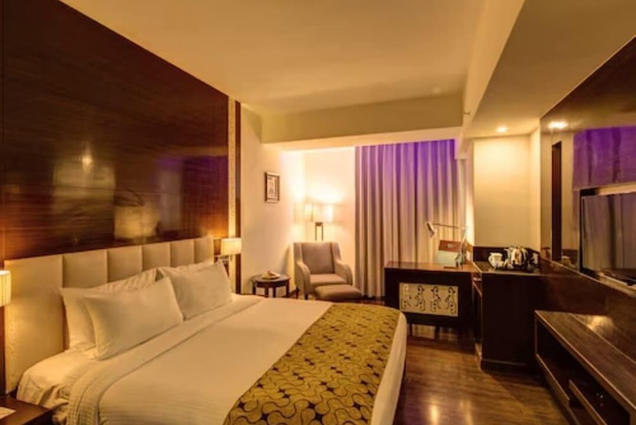 Room 2 of 7