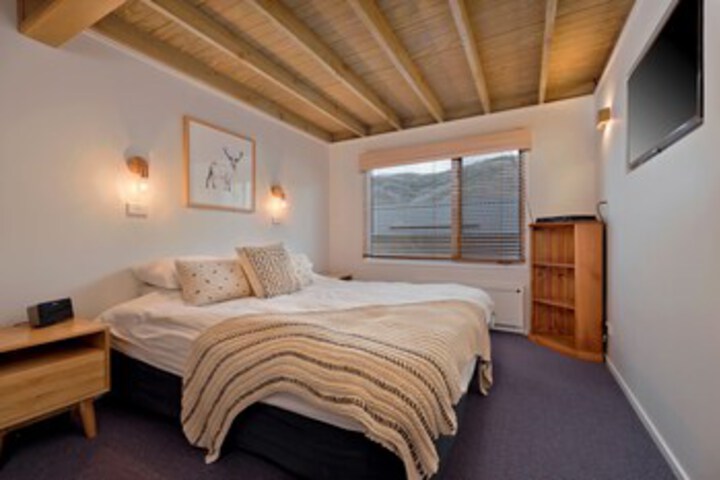 Room 7 of 10