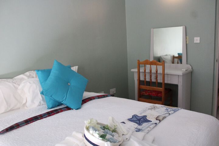 Room 10 of 85