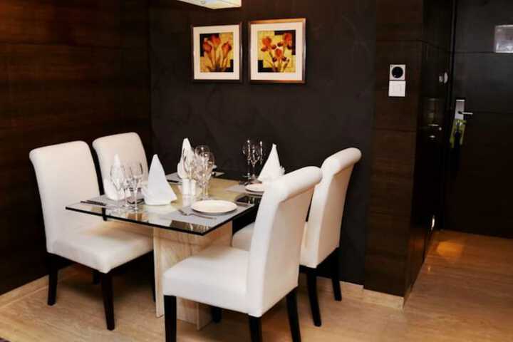 Dining 58 of 93