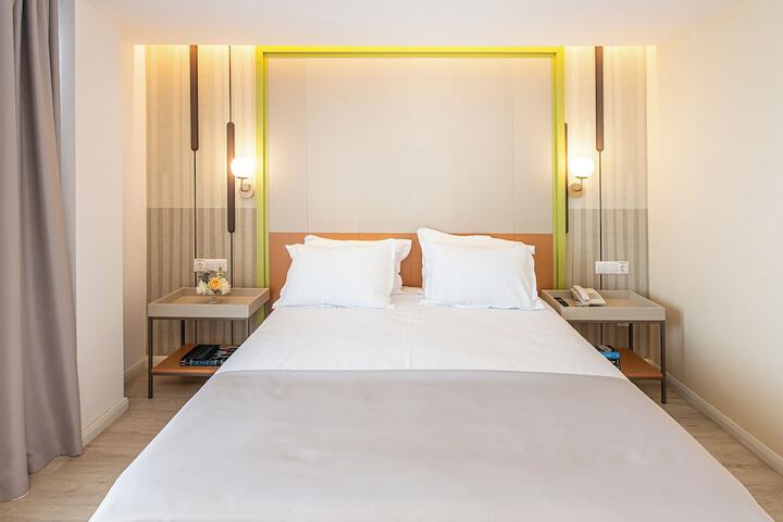 Room 20 of 63