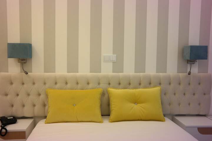 Room 10 of 48