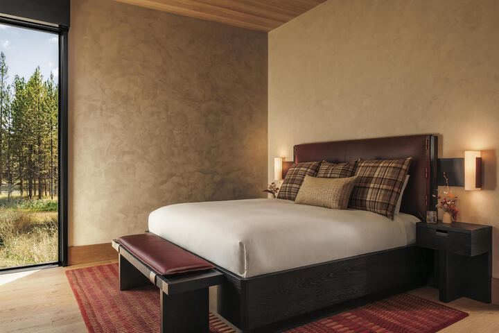 Room 27 of 182
