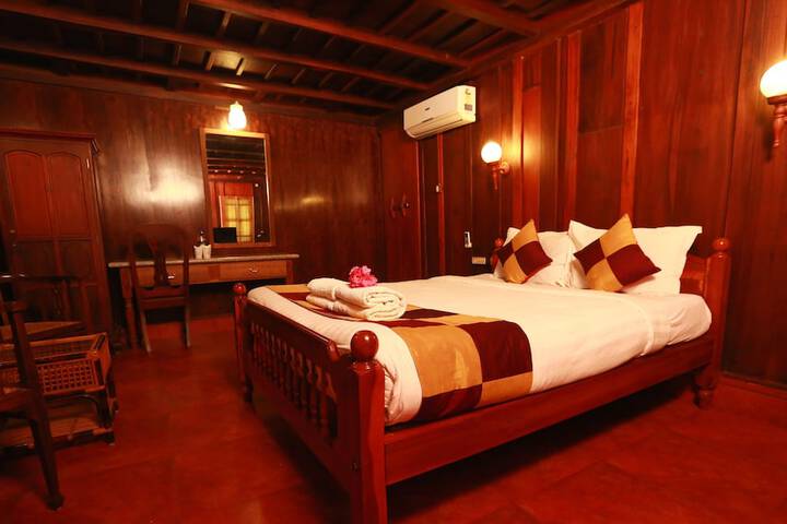 Room 5 of 38