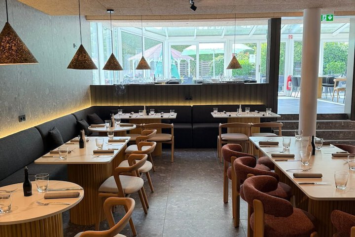 Dining 64 of 77
