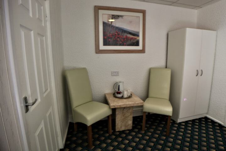 Room 43 of 102