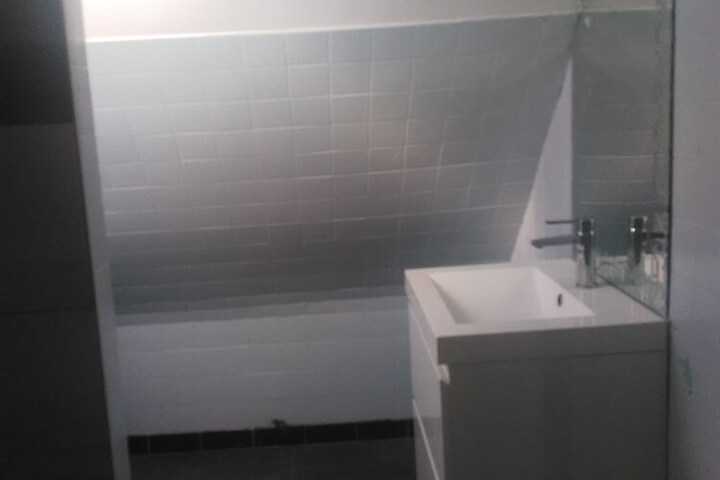Room 8 of 16