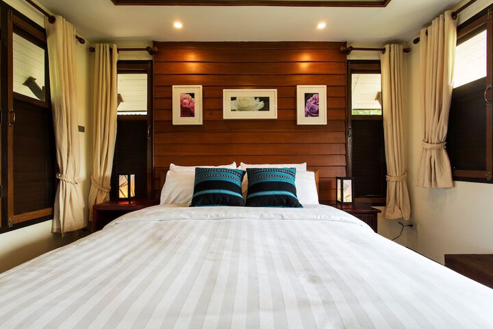 Room 4 of 27