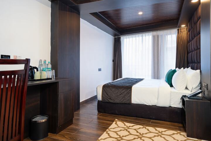 Room 6 of 67