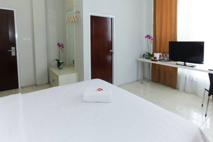 Room 9 of 31
