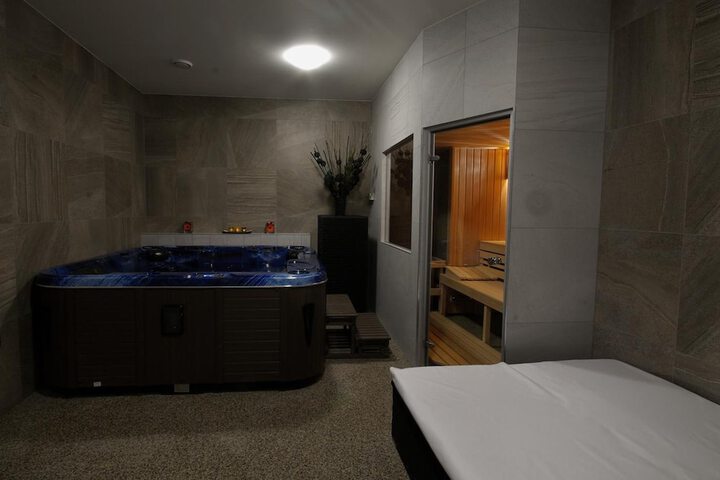 Spa 40 of 45