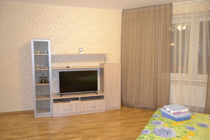Room 3 of 77